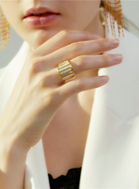 中古白贝母戒指女2022年新款轻奢小众设计高级感复古vintage指环