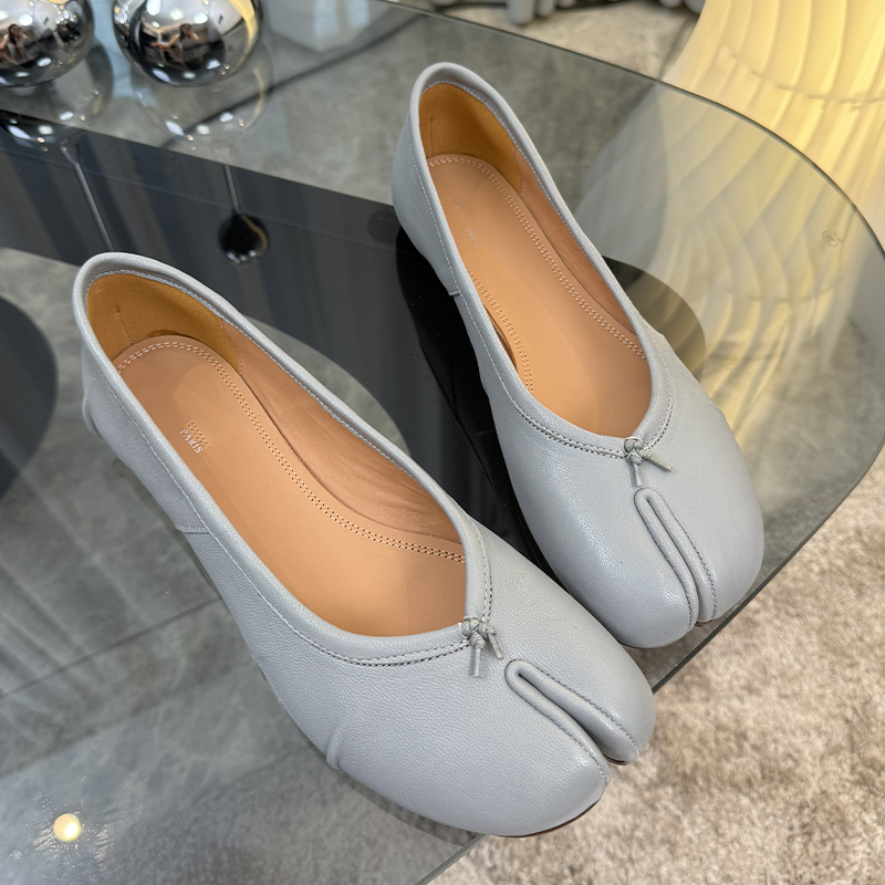 原版褶皱分趾鞋女 2025春新款猪蹄tabi芭蕾舞单鞋羊皮浅口平底鞋