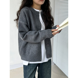 灰色毛衣开衫女秋冬新款圆领韩系高级感扣子短款针织衫外套上衣