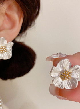 925银针白色山珍珠锆石耳钉轻奢温柔显白肌理感气质耳环