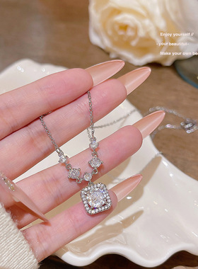 韩版甜美方糖项链轻奢小众新款爆款高级感时尚百搭精致锁骨链颈链