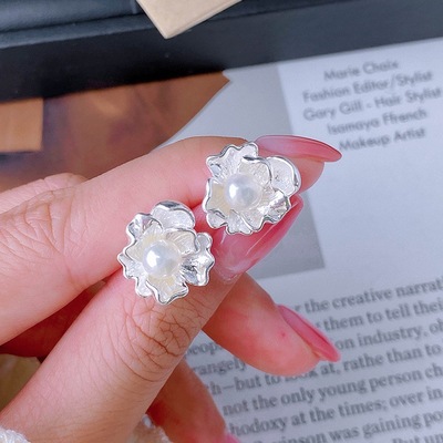 珍珠花朵耳钉耳环2025新款爆款高级感轻奢9999纯银女正品小众耳饰