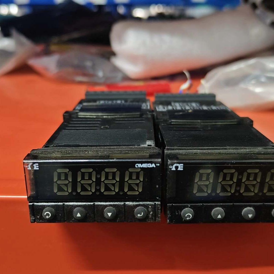 议价CNi3252-DC OMEGA数字温控器 12-36V 温度控制器维修