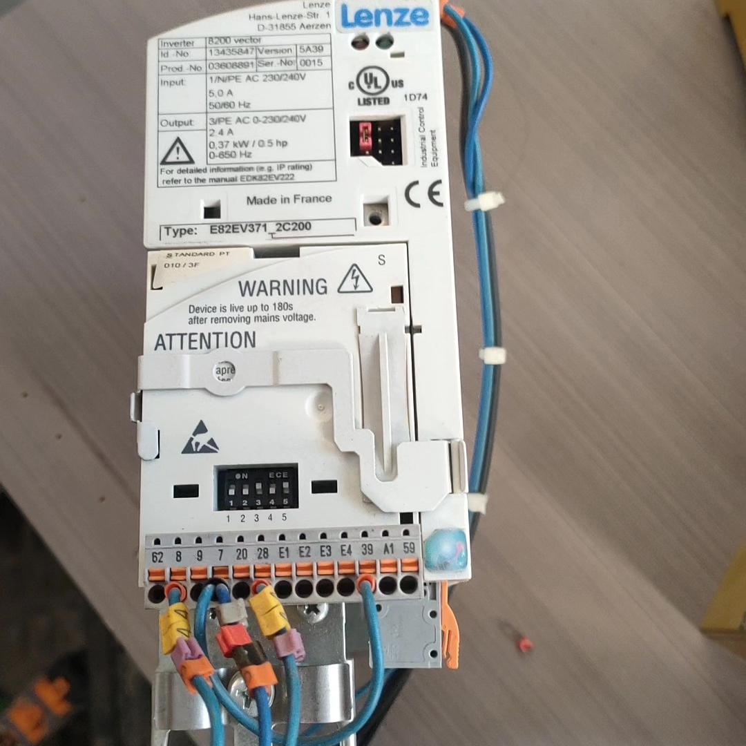 议价E82EV371-2C200 伦茨变频器 0.37KW 工业工控配件维修
