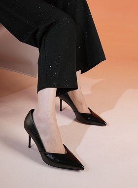 westory2025秋季尖头V口黑色拼接细高跟性感时装鞋