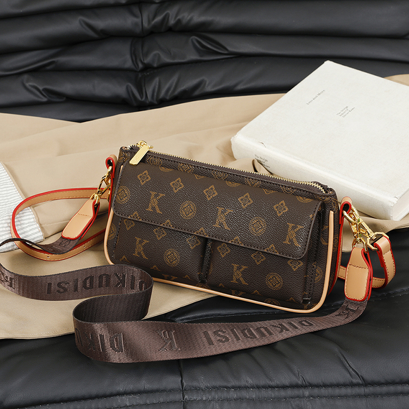 爆款包包女2024新款潮高级感洋气骆驼包老花腋下法棍包百搭斜挎包