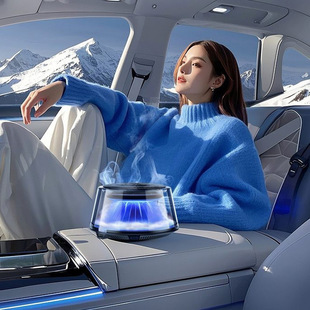 汽车香水摆件新款 云雾香氛观景创意车载香薰用品车饰香薰机香水座