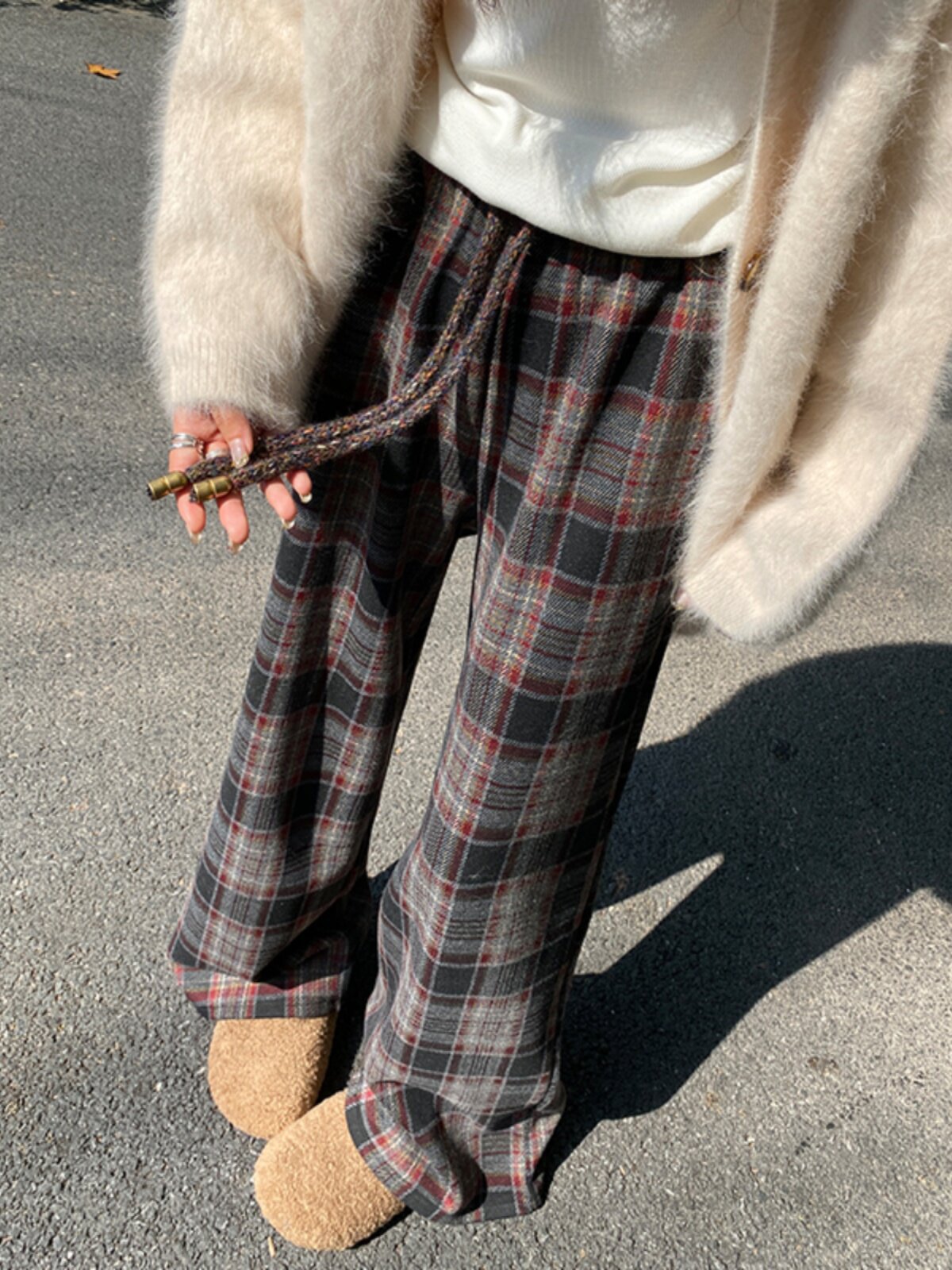 设计感抽绳格子阔腿裤女2024秋冬新款毛呢加绒加厚显瘦覆古直筒裤