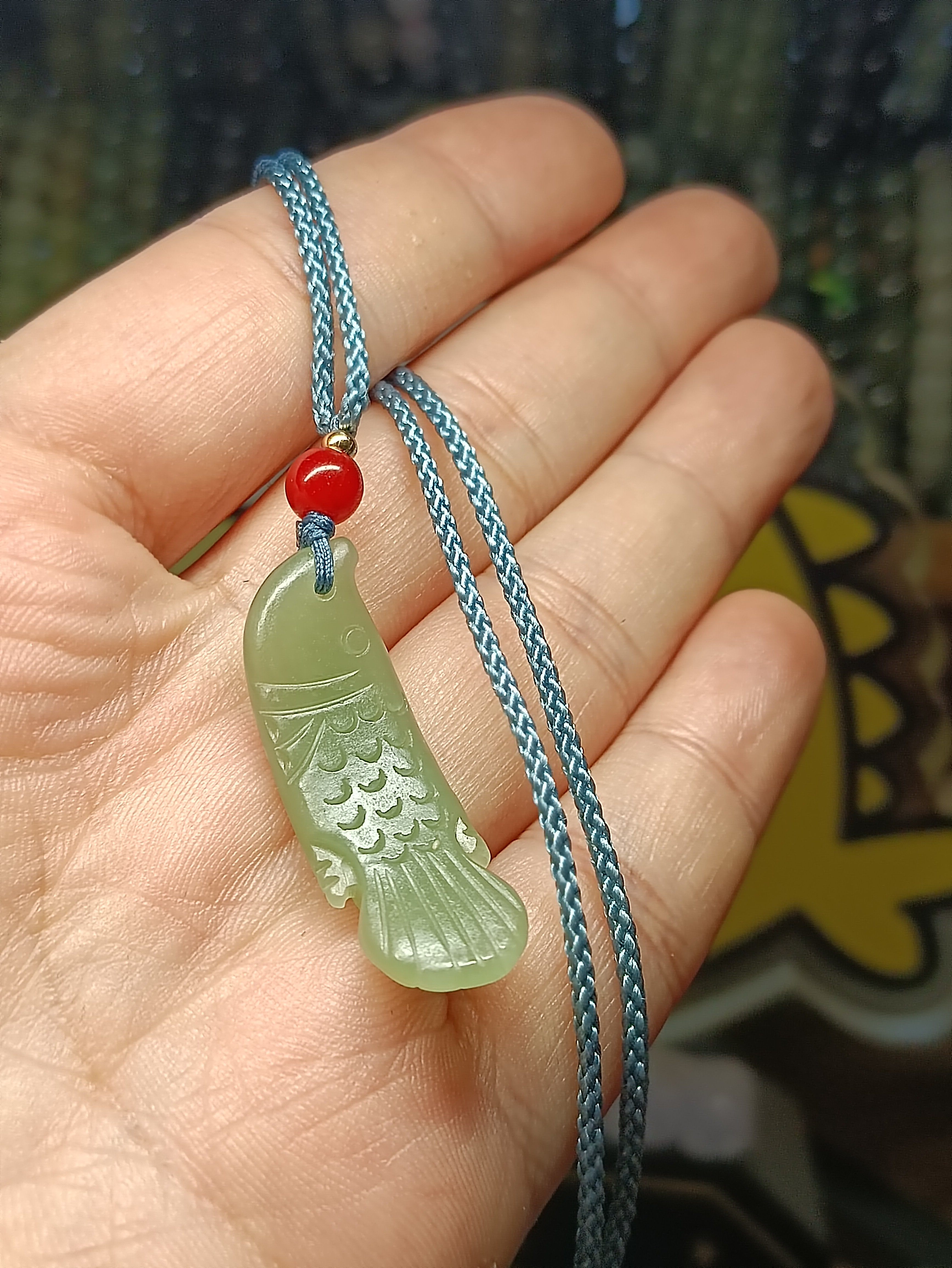 天然和田玉湖绿色好运锦鲤金龙鱼余生有你弯形挂件吊坠毛衣链项链