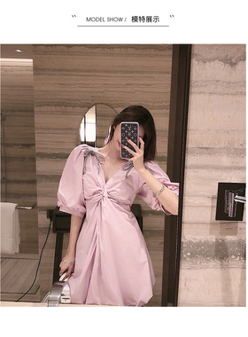 法式小众紫色连衣裙女2020夏新款气质收腰v领蝴蝶结泡泡袖仙女裙