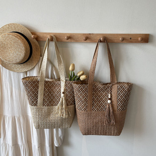 草编单肩大容量包包2026年春季新款潮流休闲时尚手提编织海边包包