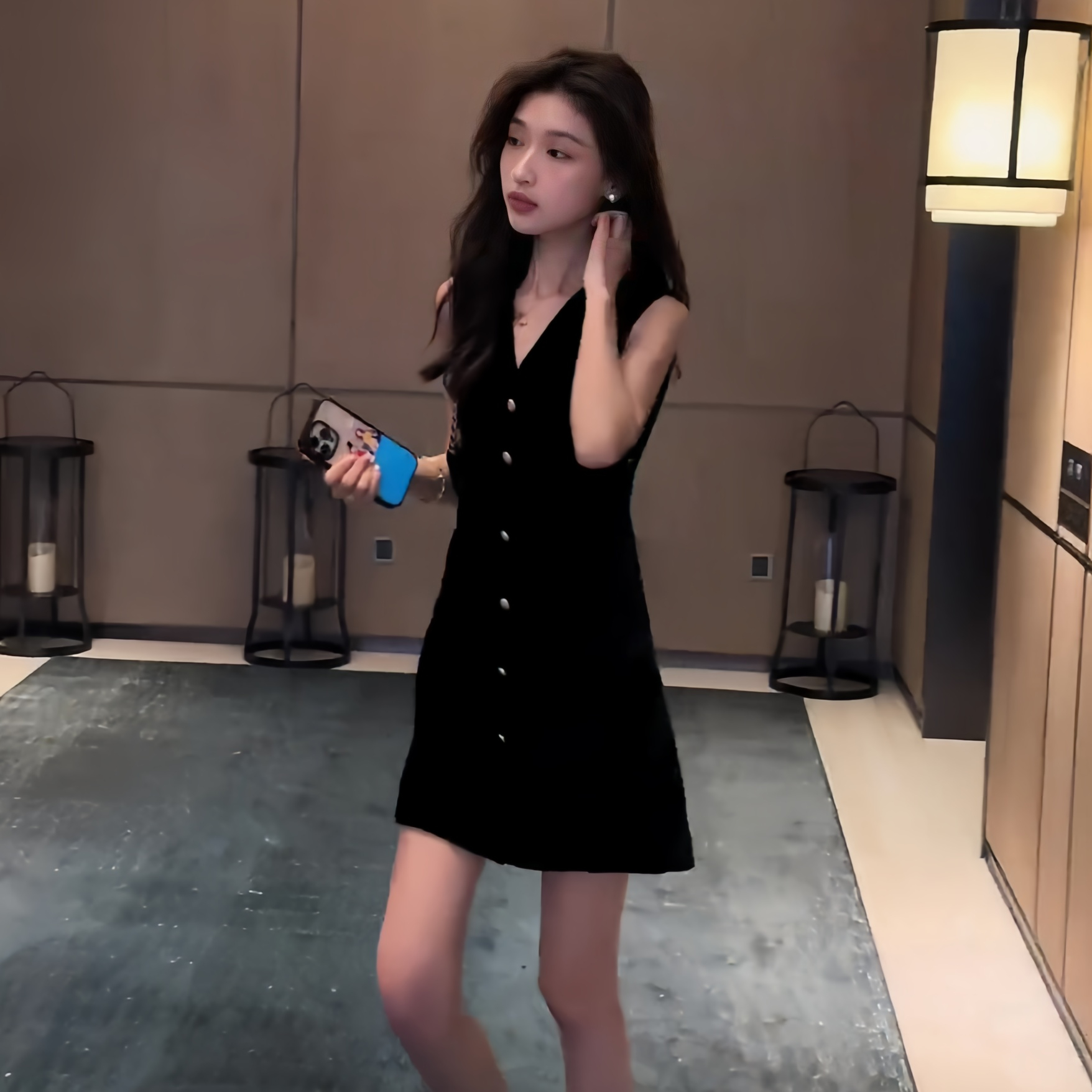 黑色连衣裙2025夏季新款