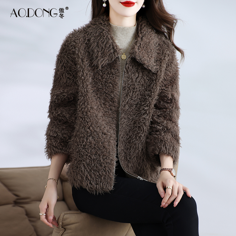 海宁颗粒绒皮草外套女短款