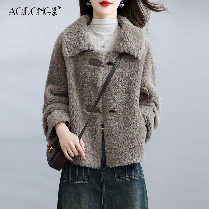 海宁颗粒绒皮草外套女短款羊剪绒翻领牛角扣加厚保暖羊羔毛大衣冬