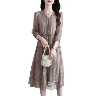 新款真丝连衣裙女刺绣流行桑蚕丝短袖系带显瘦法式气质裙子夏季