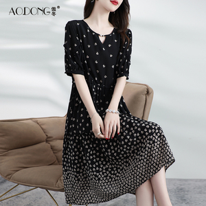 新款真丝连衣裙女显瘦法式短袖收腰洋气流行桑蚕丝裙子气质夏季