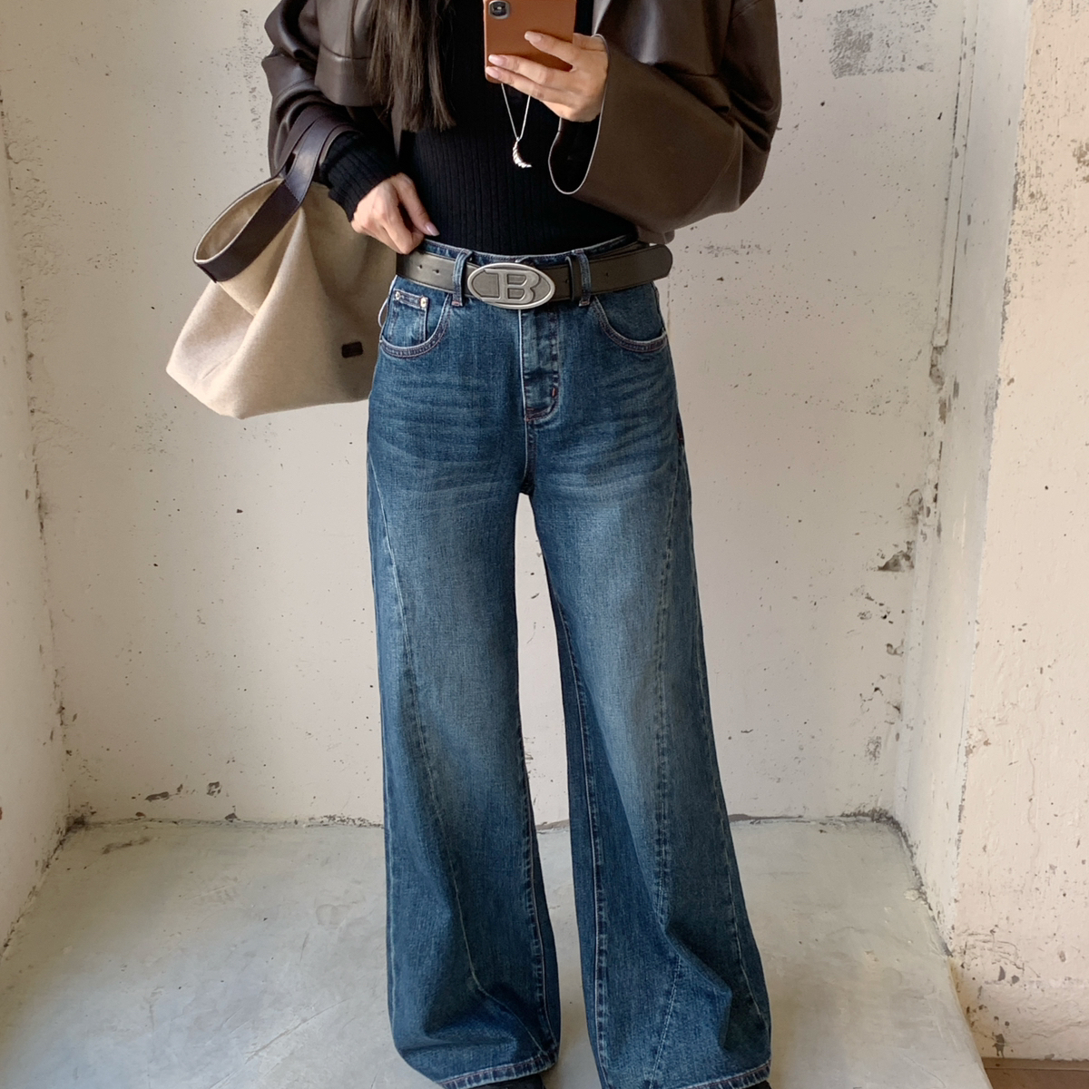 Noti复古风高腰宽松喇叭裤型牛仔裤配腰带时尚百搭蓝牛仔裤女