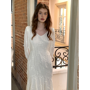 竹依依法式白色长袖V领连衣裙春季收腰重工立体蕾丝花朵荷叶边裙