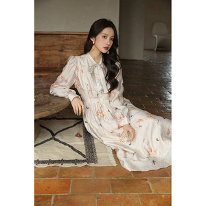 竹依依蝶恋花新中式印花连衣裙女2025春夏新款系带领收腰天丝长裙