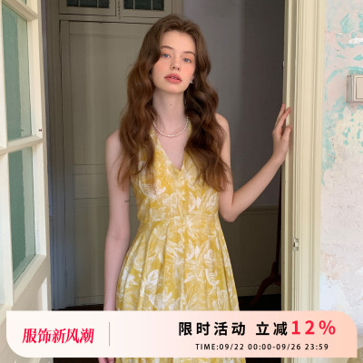 法式姜黄色印花挂脖无袖连衣裙女