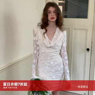 竹依依米白色提花荡领长袖连衣裙女褶皱显瘦性感包臀一步短裙子