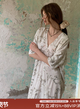 竹依依法式原创亚麻白色重工钉珠刺绣连衣裙女茧型宽松高级感长裙