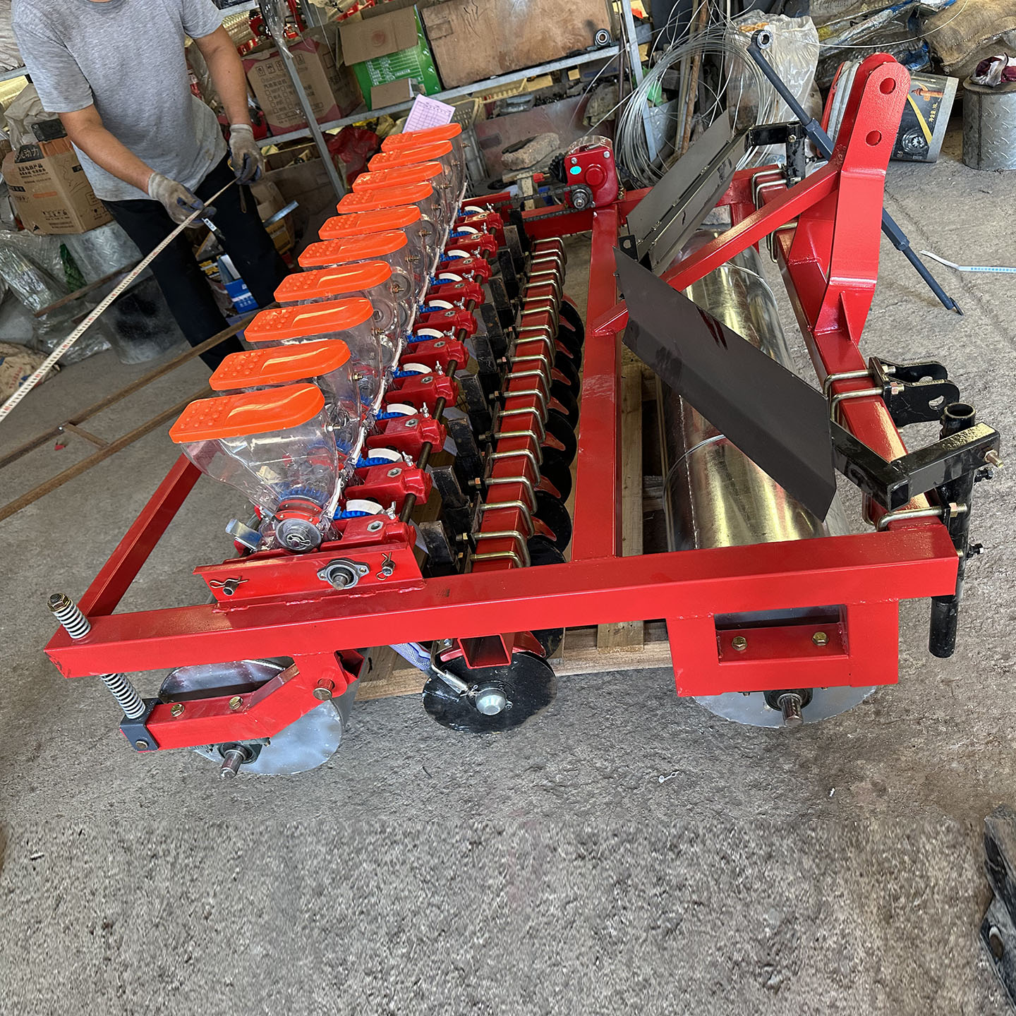 新款多功能萝卜药材开沟机