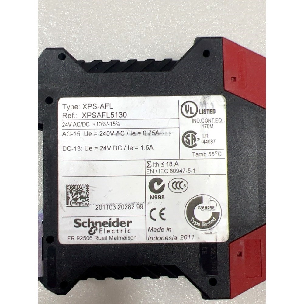 施耐德安全继电器XPSAF5130现货图片实物 议价