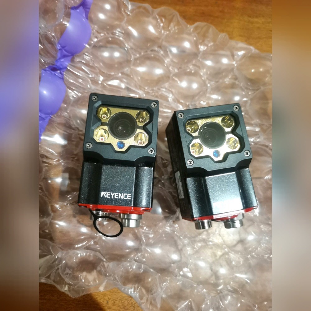 基恩士SR-1000 读码器件外观很好功能正常低 议价