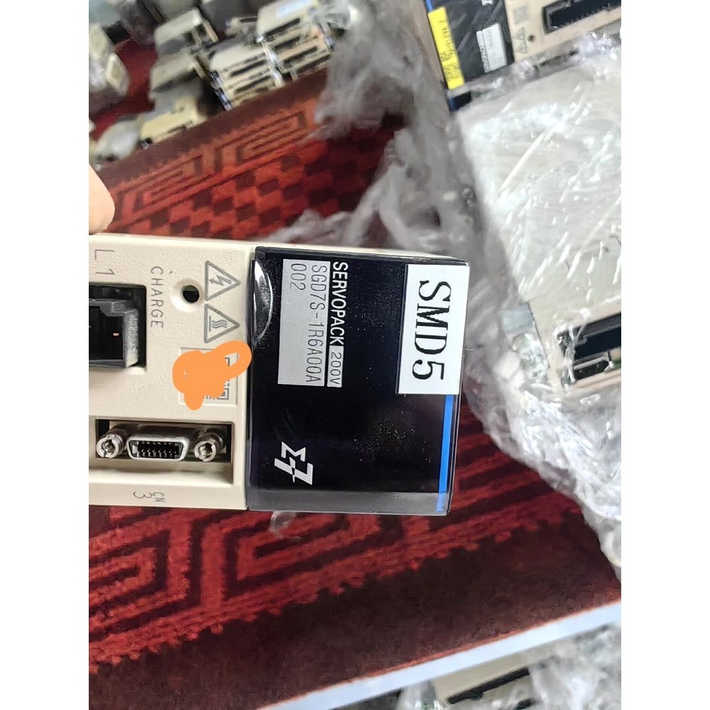 SGD7S-1R6A00A002安川伺服驱动器原装成色漂 议价