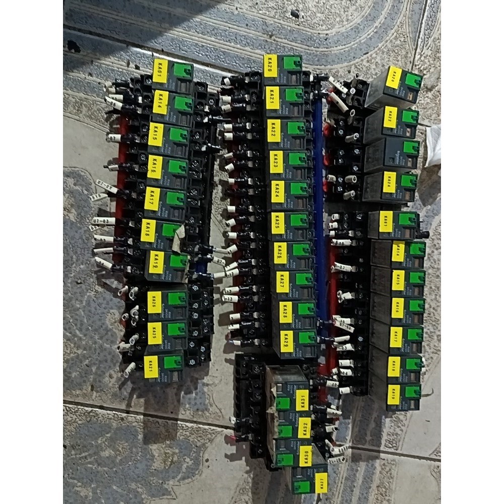 施耐德继电器RXM2CB2BD 24VDC 10A 议价