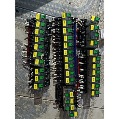 施耐德继电器RXM2CB2BD 24VDC 10A 议价