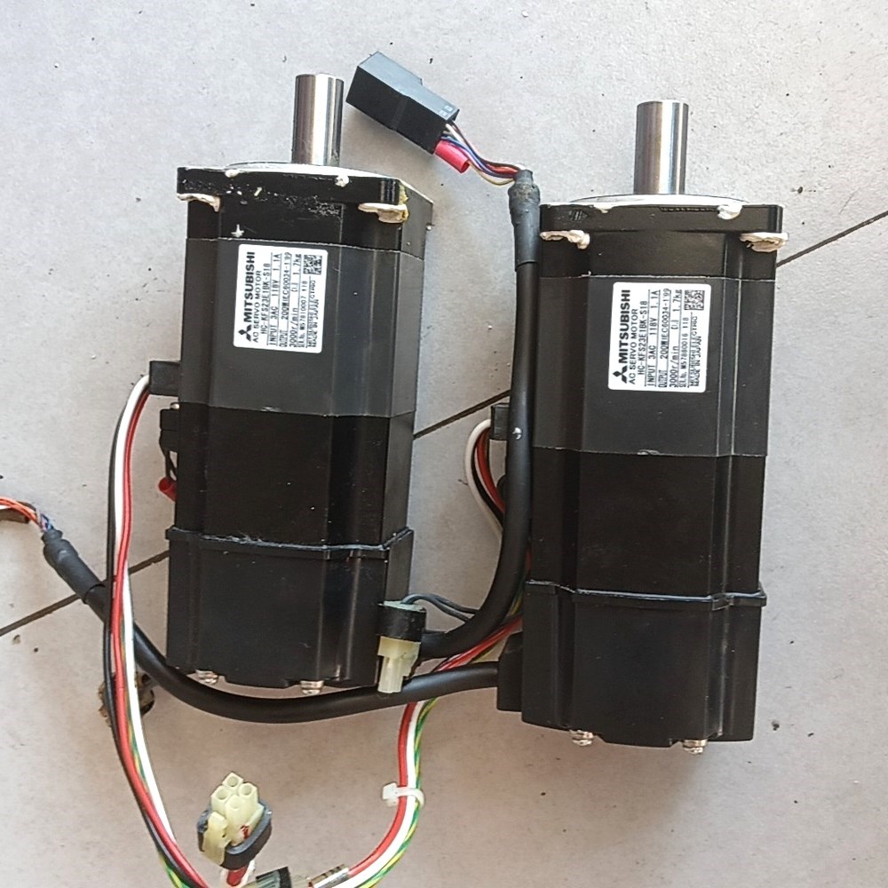 三菱机器人件HC-KFS23E1BK-S18电机 实物 议价