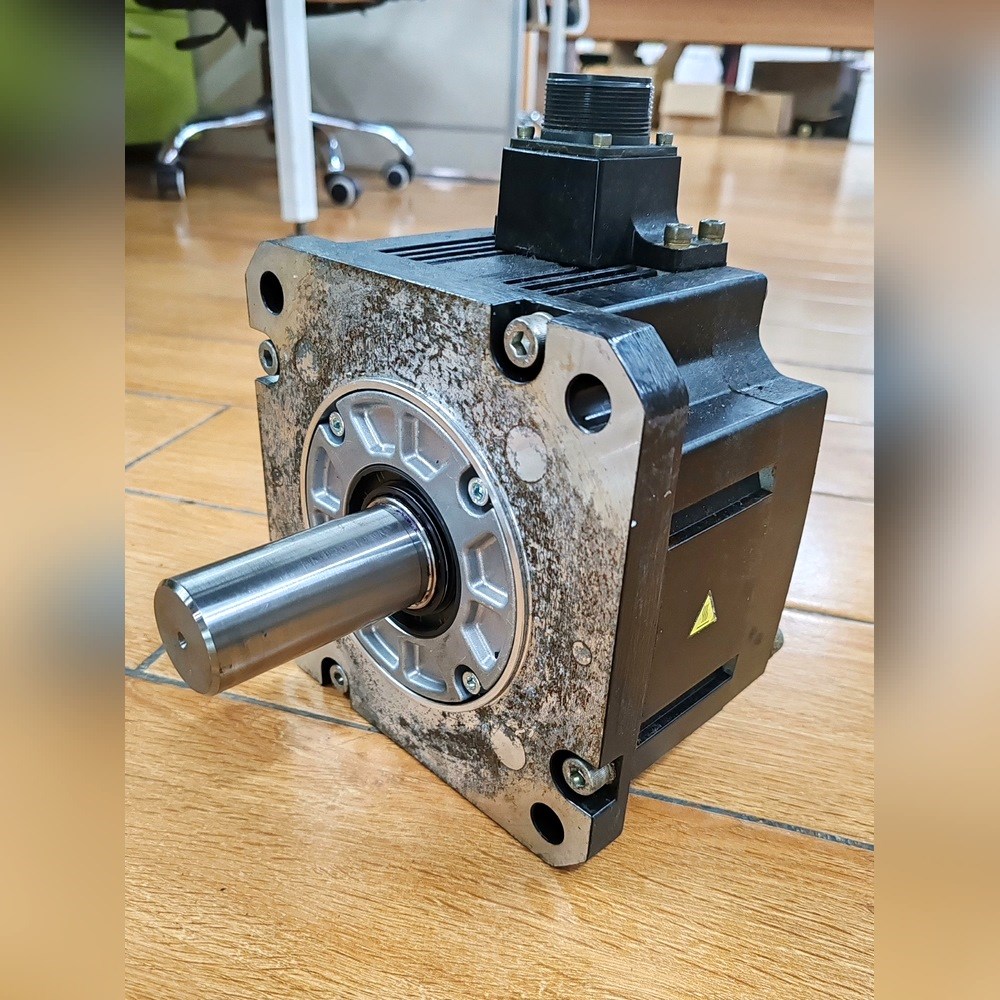 HF204SC-A48三菱2KW伺服电机原装测试完好 议价