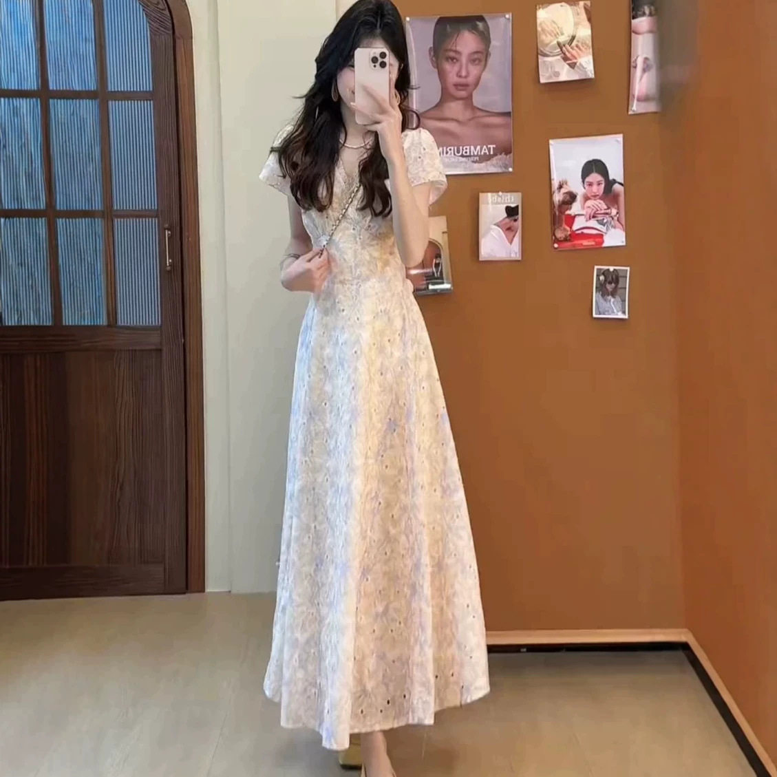 法式v领碎花连衣裙子女夏季2026新款独特漂亮绝美海边度假风长裙