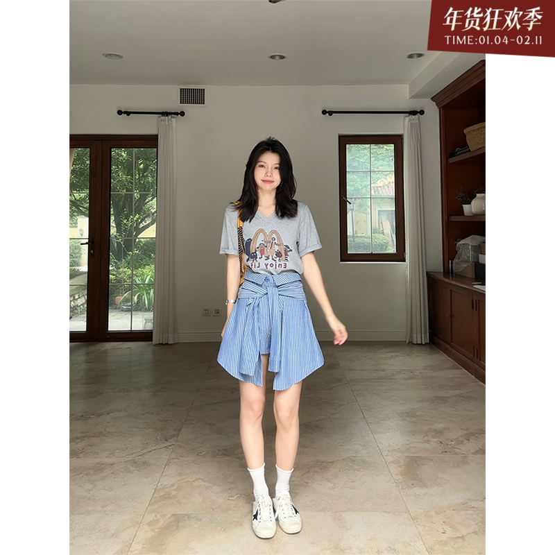 郭九九呢棉质V领印花宽松显瘦短袖T恤夏季百搭上衣不规则条纹短裤,女装/女士精品,时尚套装,淘宝优惠券,粉丝福利购,淘宝优惠卷