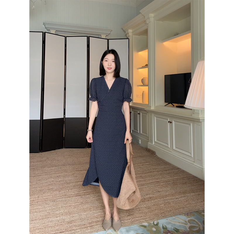 郭九九呢 气质V领泡泡袖收腰显瘦设计感不规则花色连衣裙夏季长裙