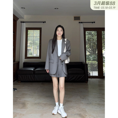 灰咖色西装套装（外套+半裙）