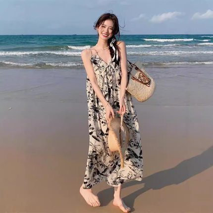 水墨印花v领吊带连衣裙夏季女法式小众宽松慵懒风过膝长款碎花裙