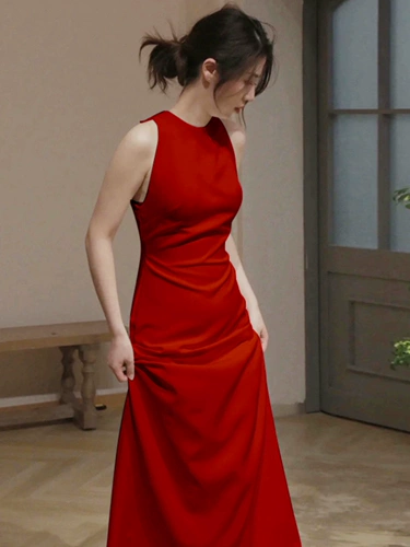 Вечернее платье, бордовая сексуальная юбка, изысканный стиль, крой «рыбий хвост»