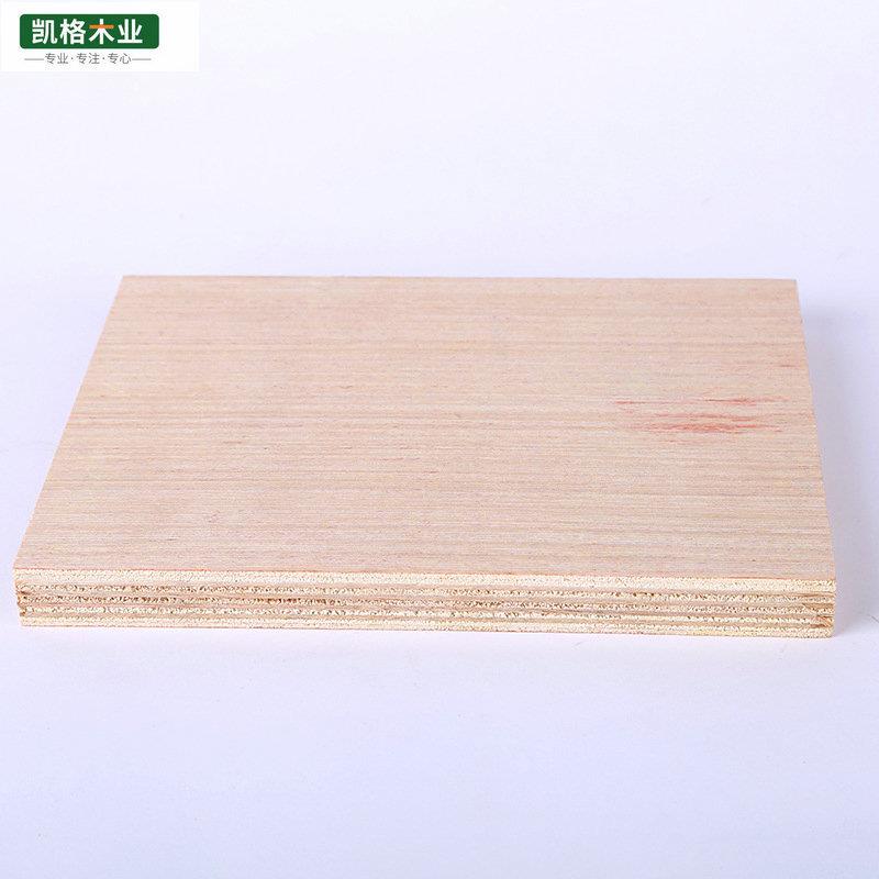 实木多层板18mm胶合板厂家供应三聚氰胺家具板材杨桉胶合板图片
