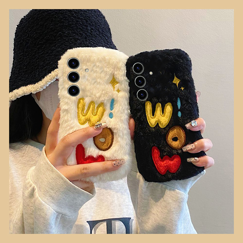 手机壳秋冬毛绒潮牌刺绣彩色英文