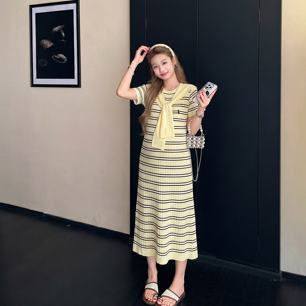 布衣妈咪孕妇针织条纹连衣裙