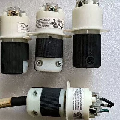 议价美国拆机荷宝HBL4570C 自锁防脱落插头 15A250V