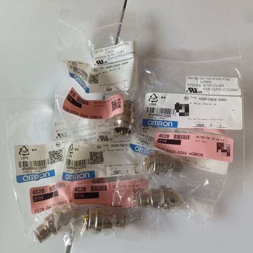 议价XM-D424-S069插头，日本原装进口正品