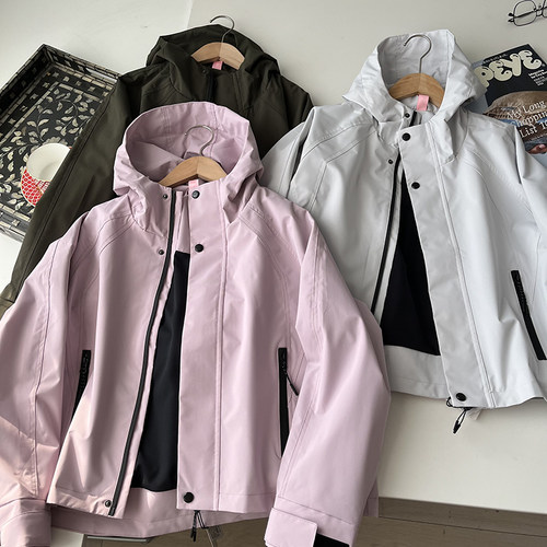户外拒水外套 春季女款运动徒步登山服夹克短外套