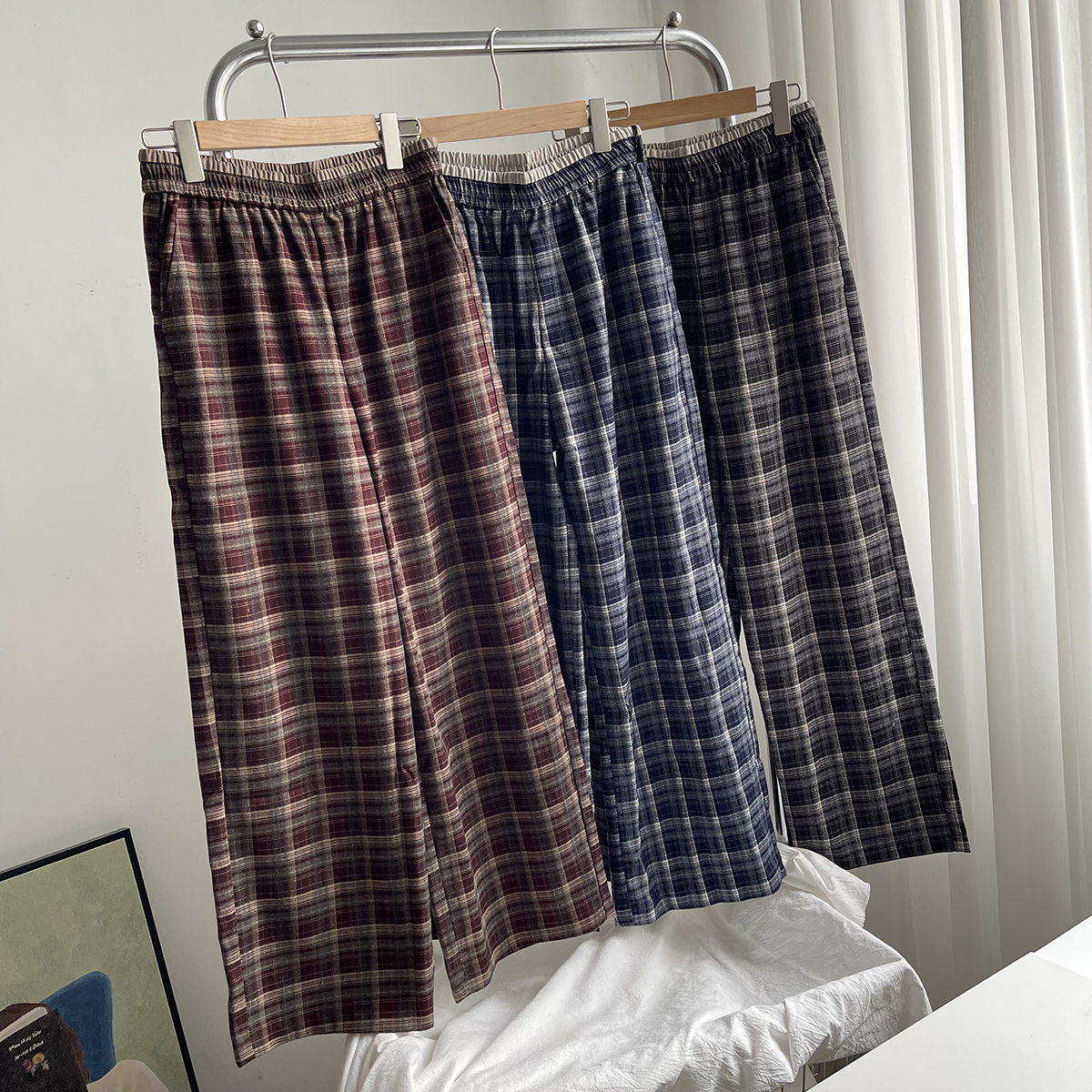 冬日格调 慵懒氛围感 时髦复古女款磨毛格纹宽松直筒休闲阔腿裤