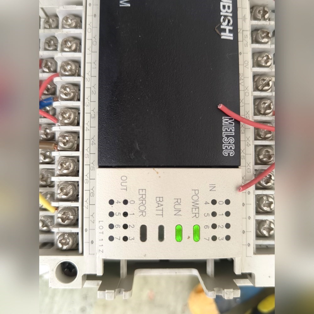 三菱PLC FX3U-16MR 实物图 配件价格出 议价