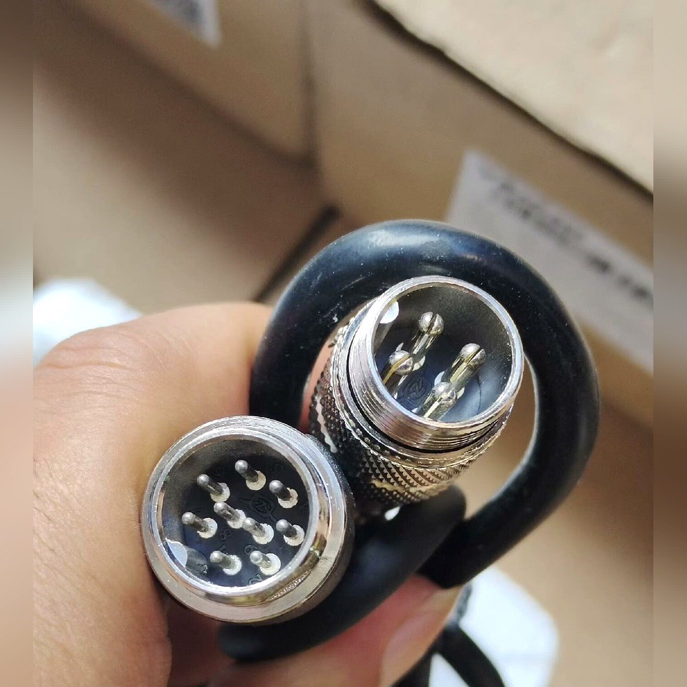 伟创伺服电机VM7-L06A-R4030-KM0.4KW 议价