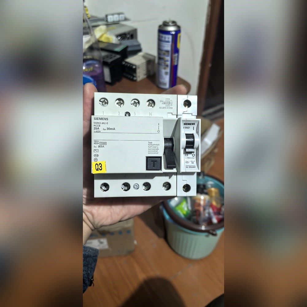 漏电开关电磁式5SM3342-0 4P25A 议价